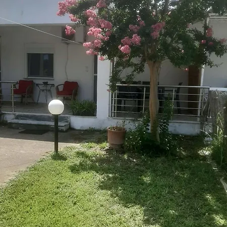 Magnolia House Vrasná